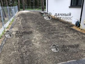 Подготовка почвы под газон, посев травы