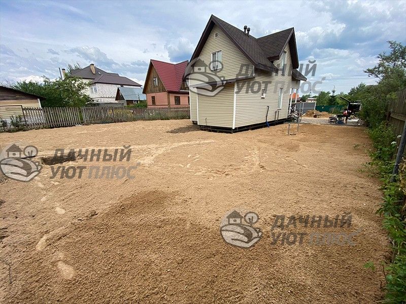 Расчищенный и отсыпанный участок