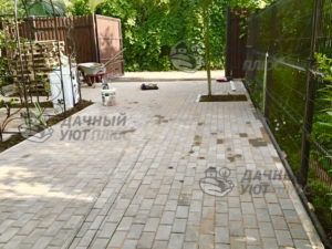 Въезд на участок из тротуарной брусчатки