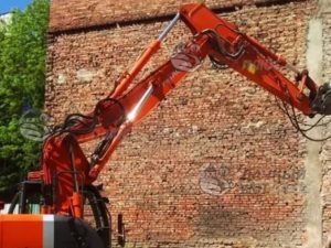 демонтажа кирпичной кладки экскаватором